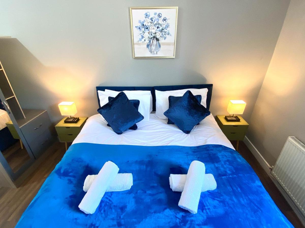 2 Bed Town Centre Nr Theatre Free Park Wi-Fi & Garden Apartment Aylesbury  Ngoại thất bức ảnh