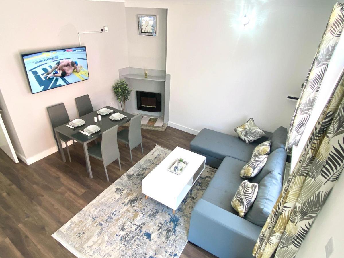 2 Bed Town Centre Nr Theatre Free Park Wi-Fi & Garden Apartment Aylesbury  Ngoại thất bức ảnh