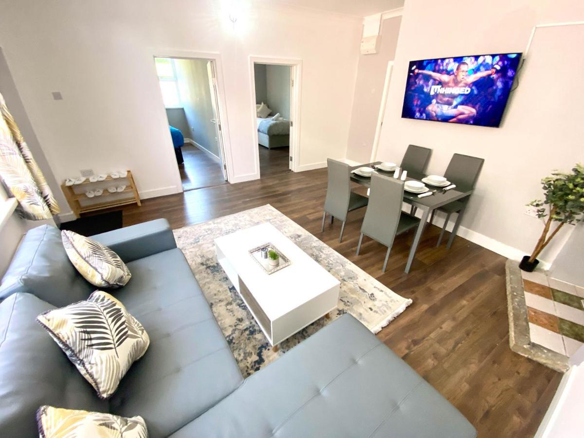 2 Bed Town Centre Nr Theatre Free Park Wi-Fi & Garden Apartment Aylesbury  Ngoại thất bức ảnh