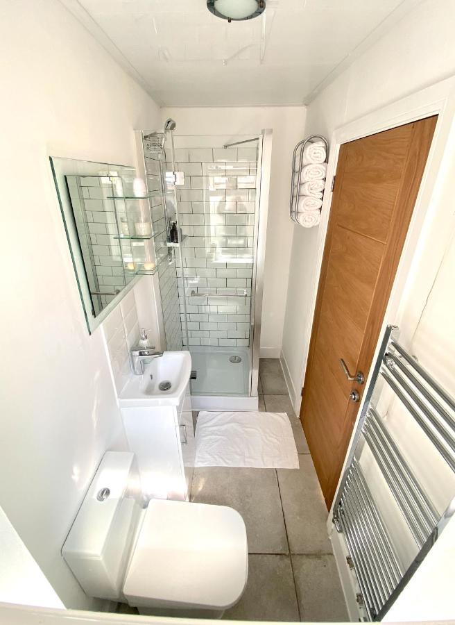 2 Bed Town Centre Nr Theatre Free Park Wi-Fi & Garden Apartment Aylesbury  Ngoại thất bức ảnh