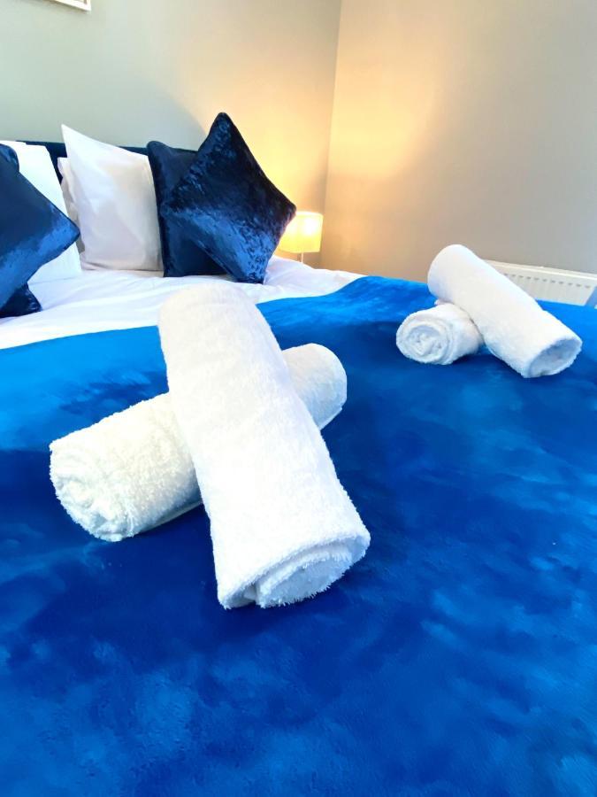 2 Bed Town Centre Nr Theatre Free Park Wi-Fi & Garden Apartment Aylesbury  Ngoại thất bức ảnh