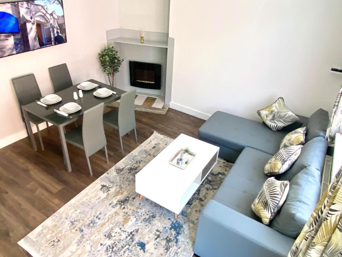 2 Bed Town Centre Nr Theatre Free Park Wi-Fi & Garden Apartment Aylesbury  Ngoại thất bức ảnh