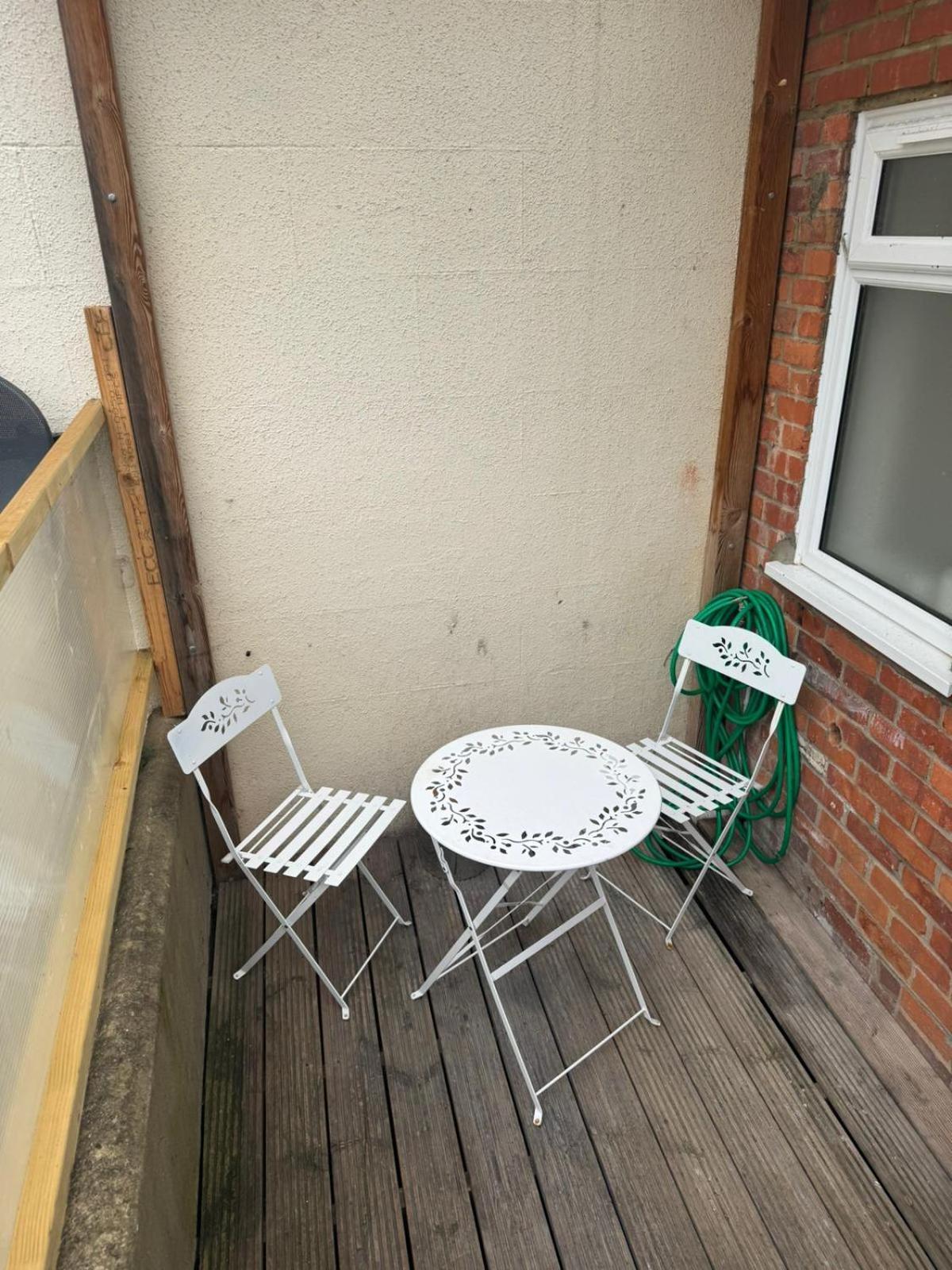 2 Bed Town Centre Nr Theatre Free Park Wi-Fi & Garden Apartment Aylesbury  Ngoại thất bức ảnh